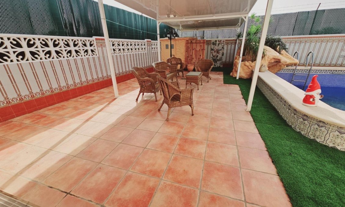 Resale - Villa -
Torrevieja - La Siesta - El Salado - Torreta