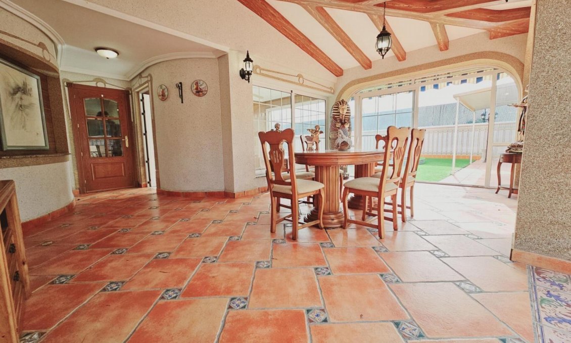 Resale - Villa -
Torrevieja - La Siesta - El Salado - Torreta