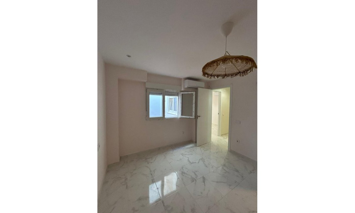 Revente - Appartement -
Torrevieja