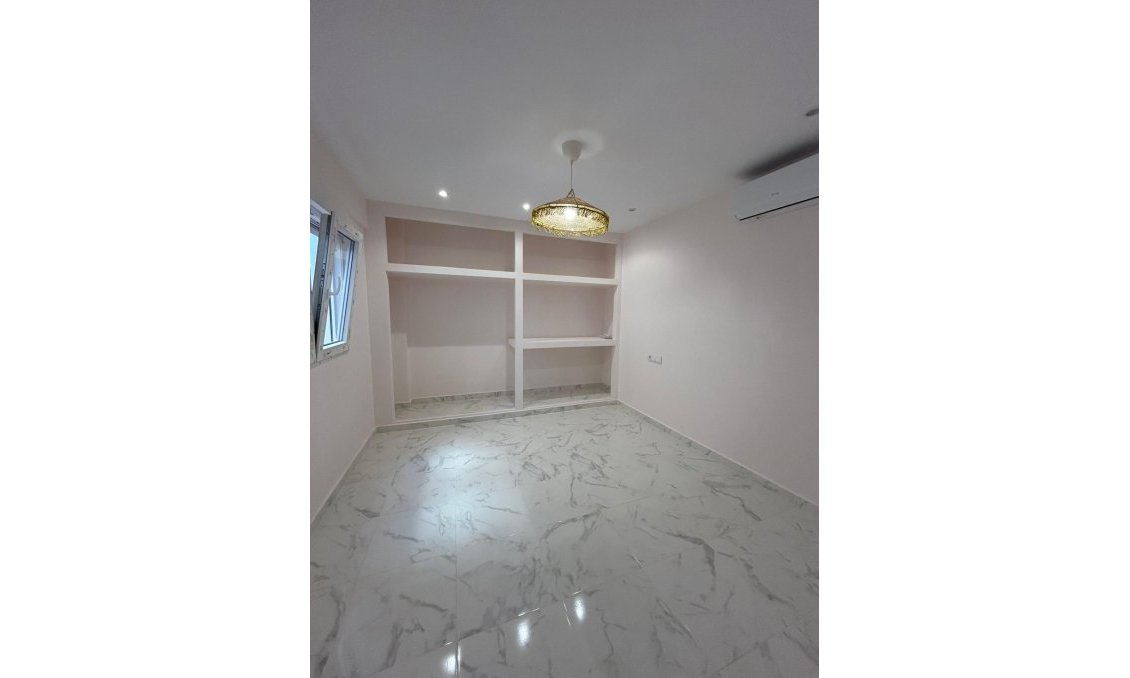 Revente - Appartement -
Torrevieja