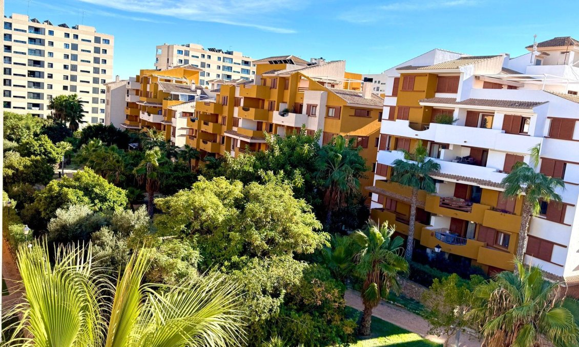 Segunda mano - Apartamento -
Torrevieja - Punta Prima