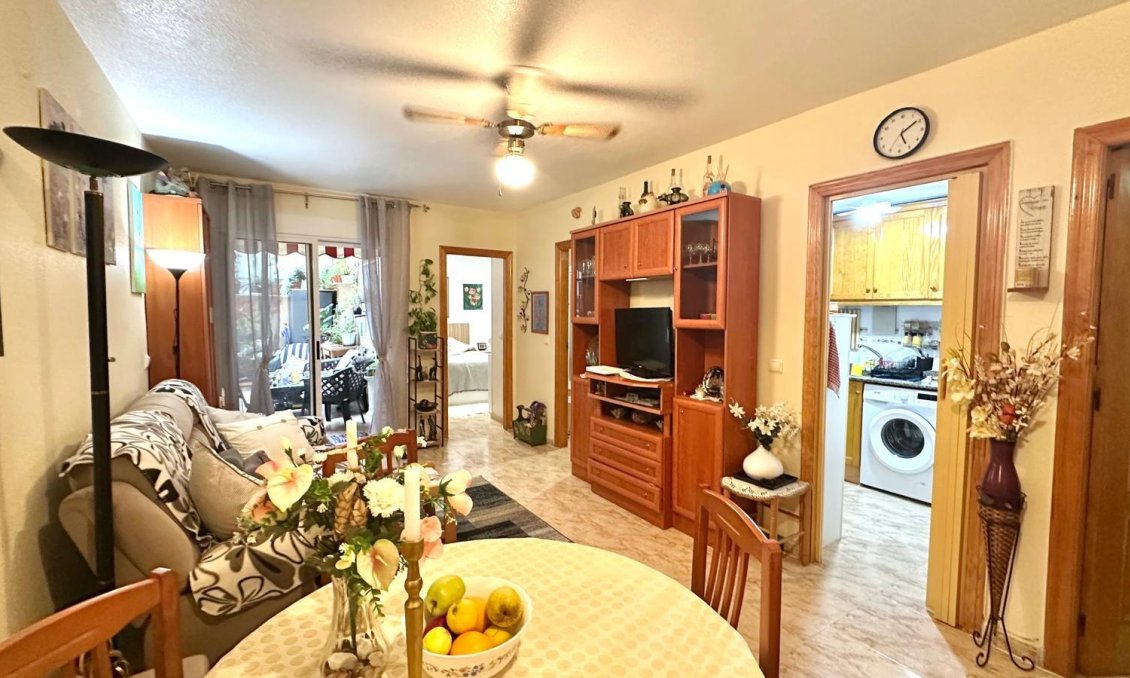 Segunda mano - Apartamento -
Torrevieja - Centro