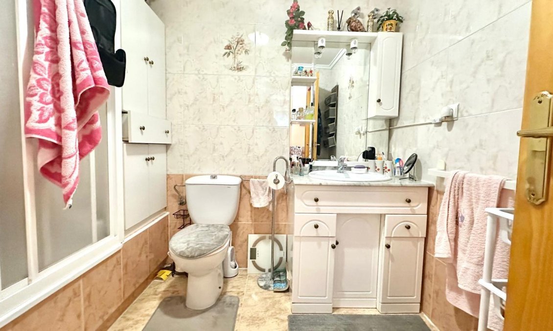 Segunda mano - Apartamento -
Torrevieja - Centro