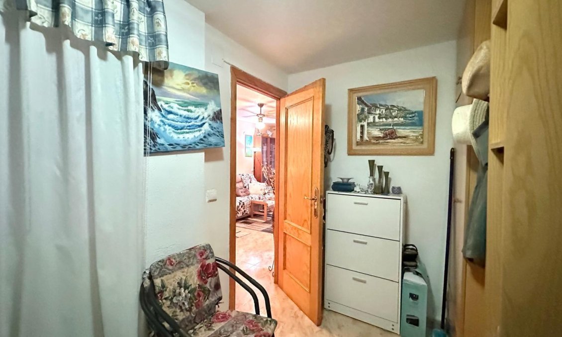 Segunda mano - Apartamento -
Torrevieja - Centro