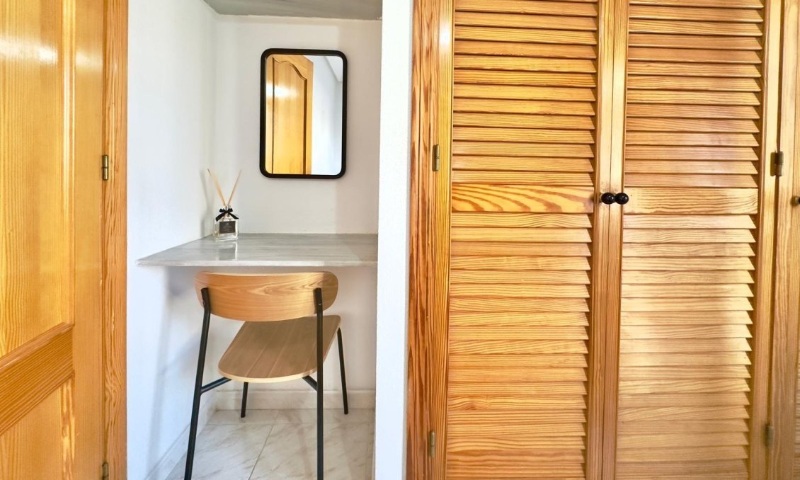 Segunda mano - Apartamento -
Torrevieja - Playa del Cura