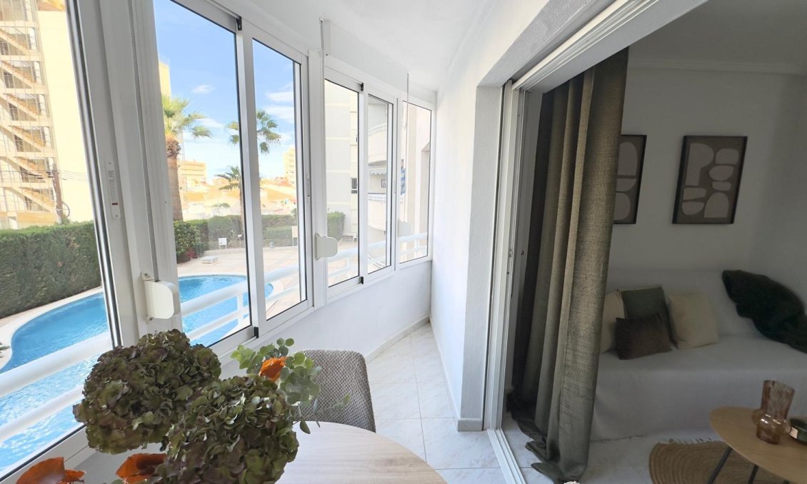 Segunda mano - Apartamento -
Torrevieja - Playa del Cura
