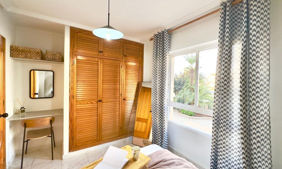 Segunda mano - Apartamento -
Torrevieja - Playa del Cura