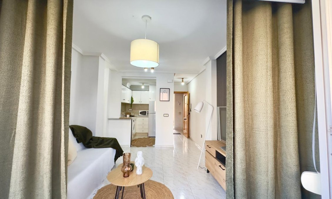 Segunda mano - Apartamento -
Torrevieja - Playa del Cura