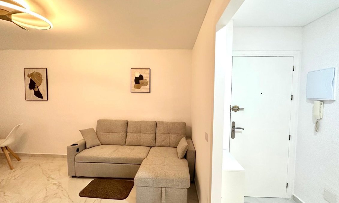 Segunda mano - Apartamento -
Torrevieja - Playa del Cura