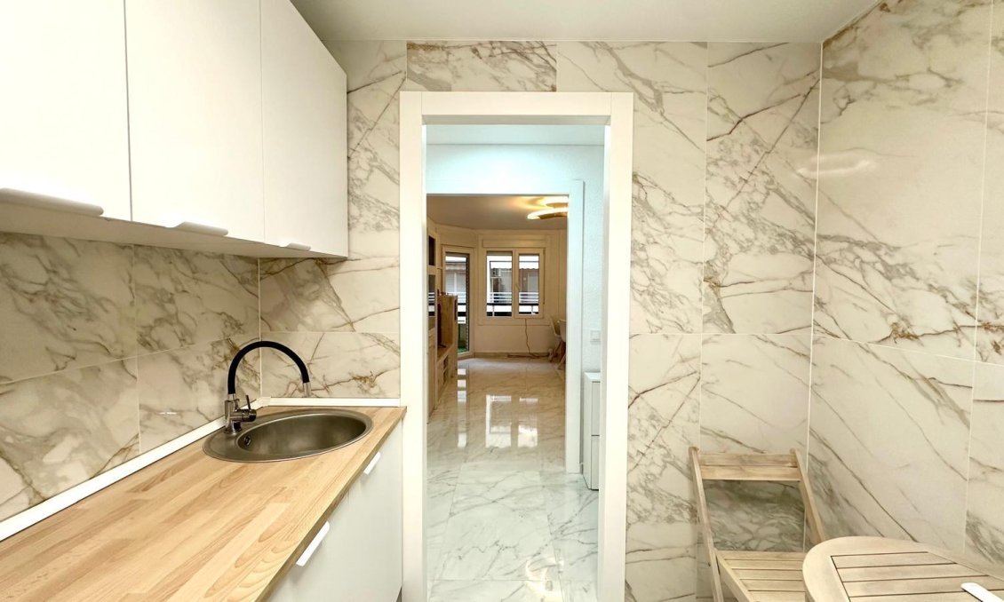 Segunda mano - Apartamento -
Torrevieja - Playa del Cura