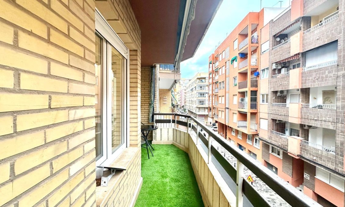 Segunda mano - Apartamento -
Torrevieja - Playa del Cura