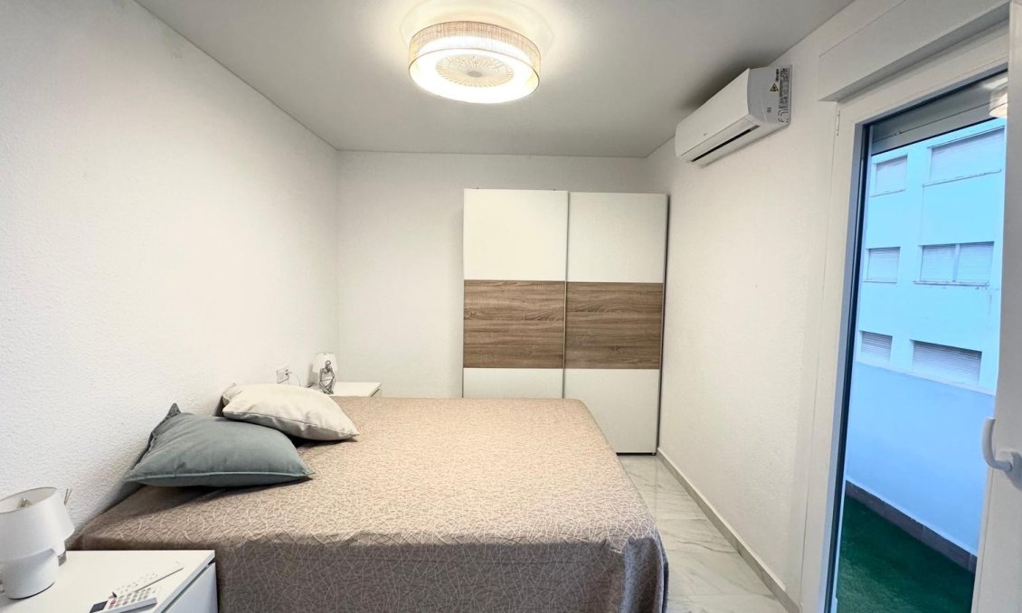 Segunda mano - Apartamento -
Torrevieja - Playa del Cura