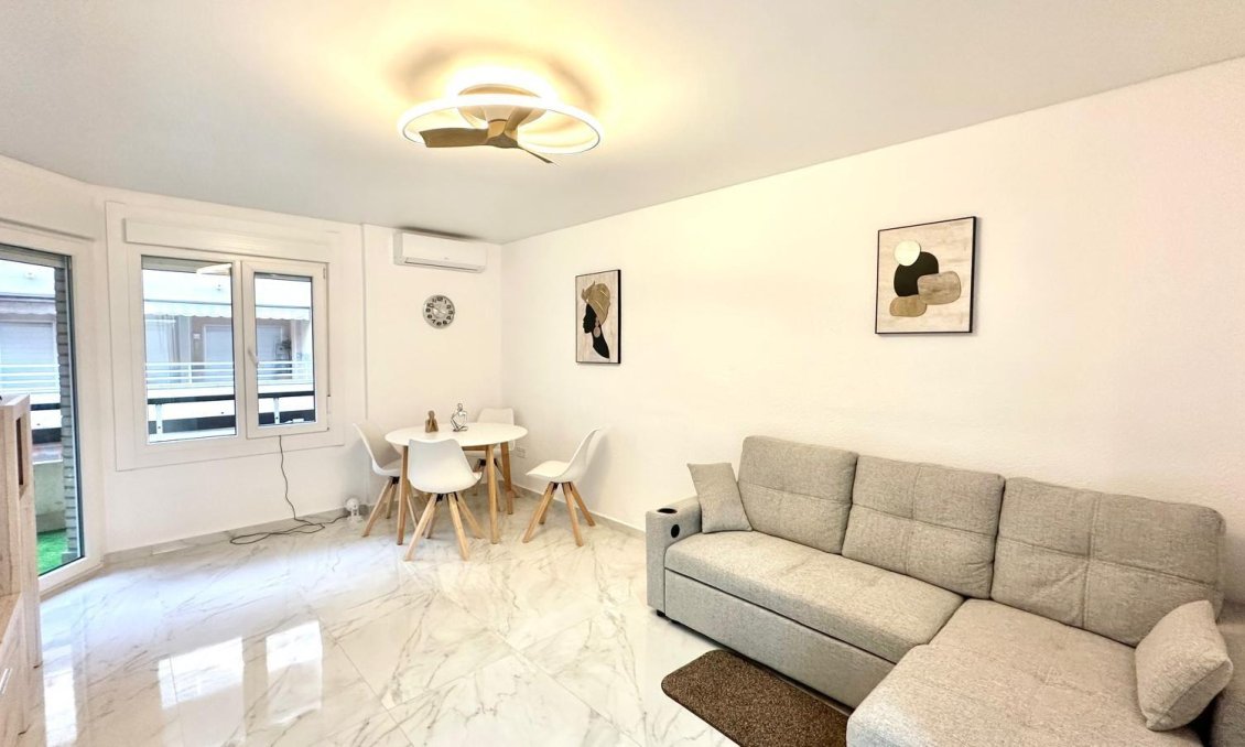 Segunda mano - Apartamento -
Torrevieja - Playa del Cura