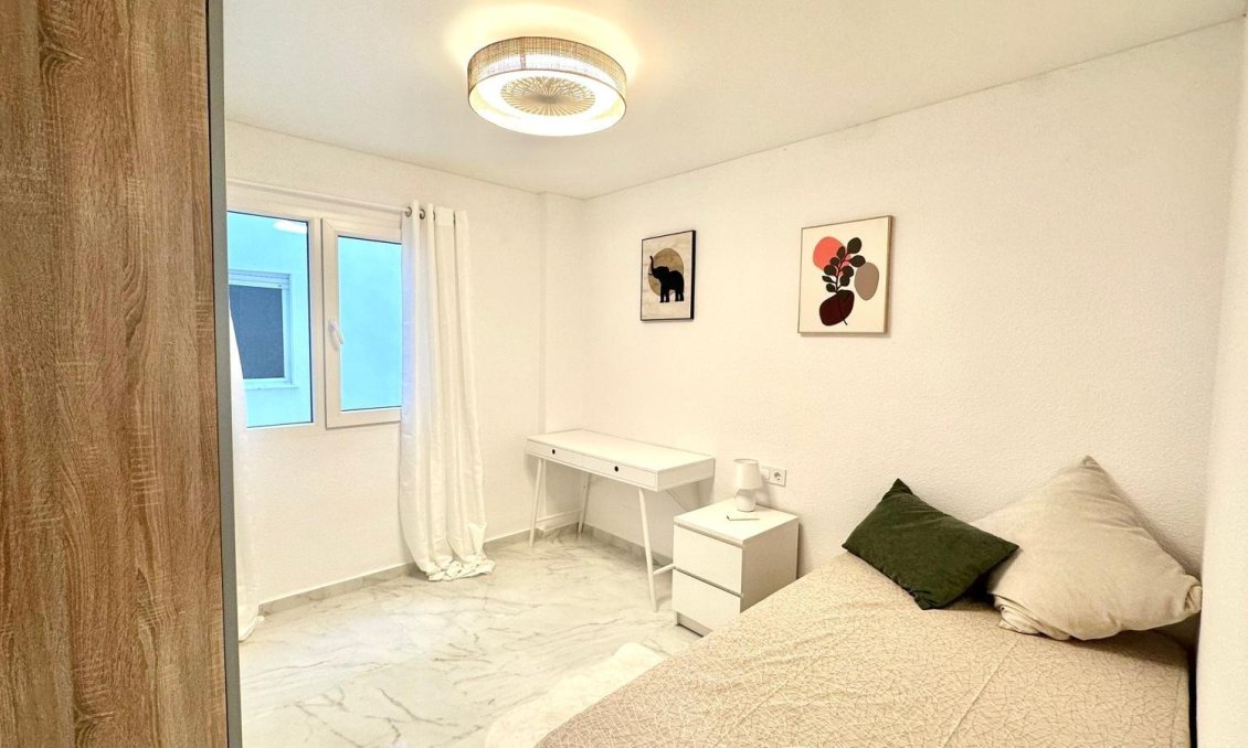 Segunda mano - Apartamento -
Torrevieja - Playa del Cura