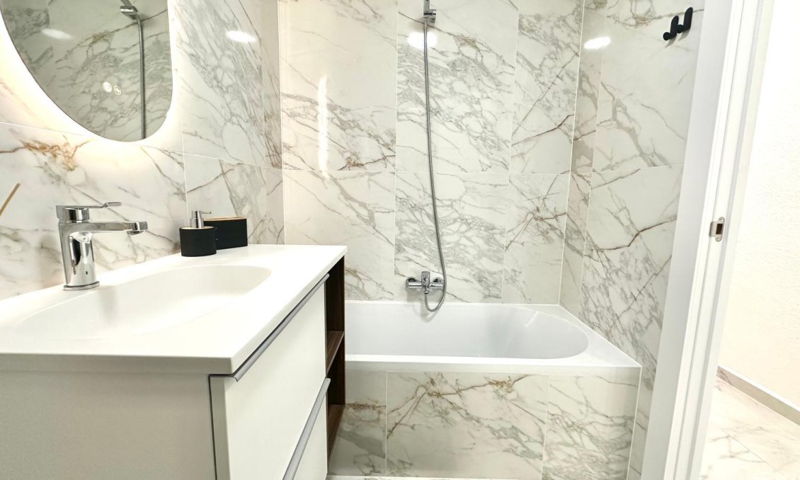 Segunda mano - Apartamento -
Torrevieja - Playa del Cura