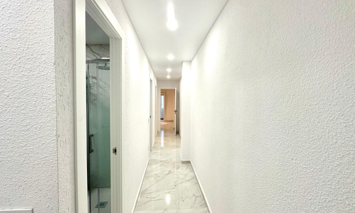 Segunda mano - Apartamento -
Torrevieja - Playa del Cura