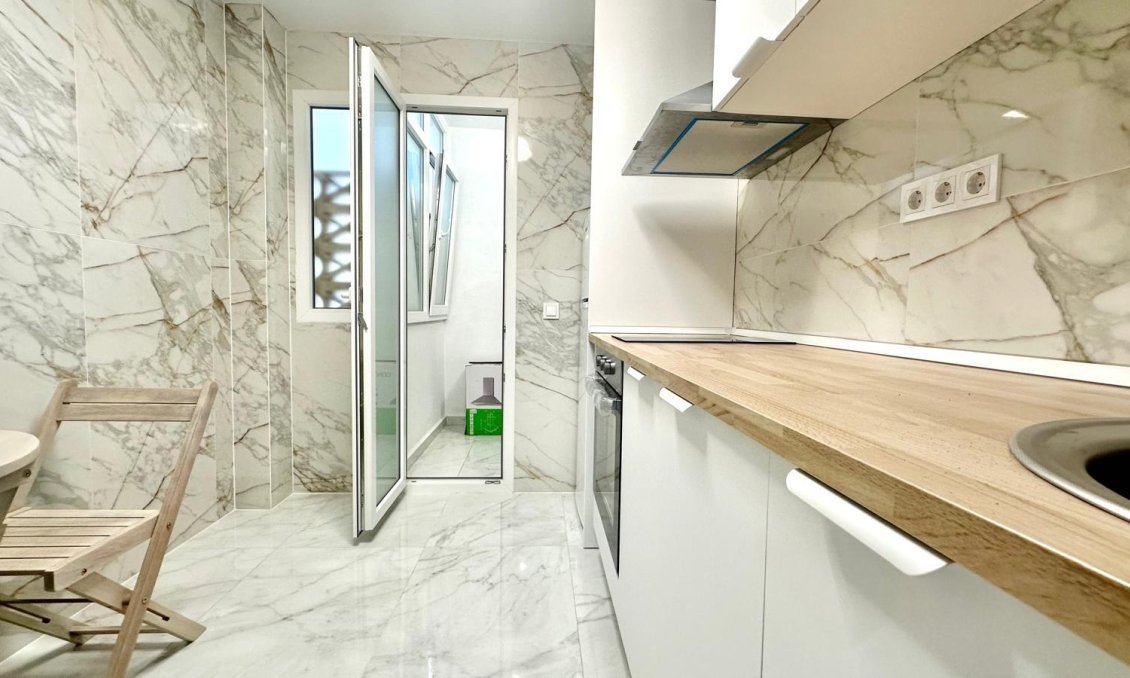 Segunda mano - Apartamento -
Torrevieja - Playa del Cura