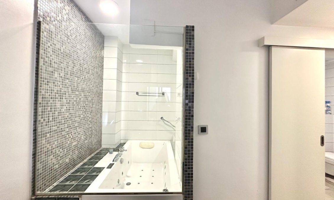 Resale - Apartment -
Torrevieja