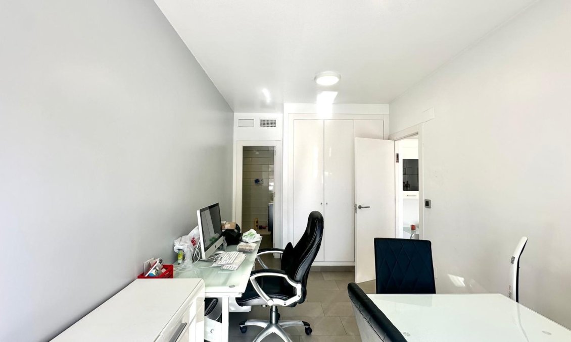 Resale - Apartment -
Torrevieja