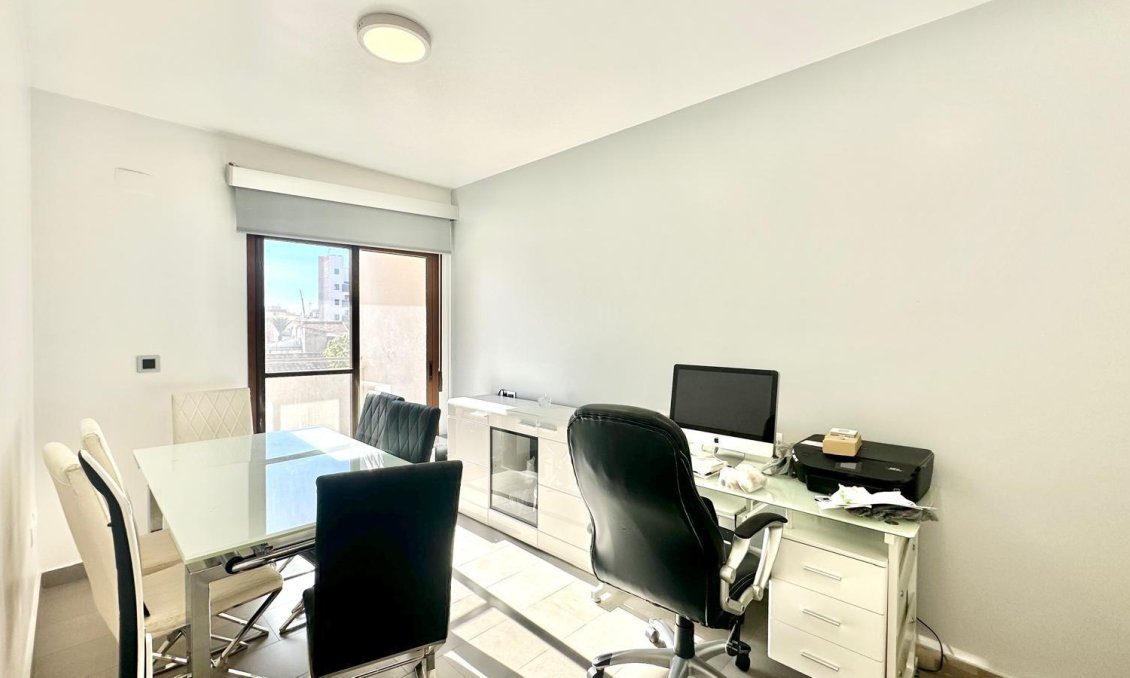 Resale - Apartment -
Torrevieja