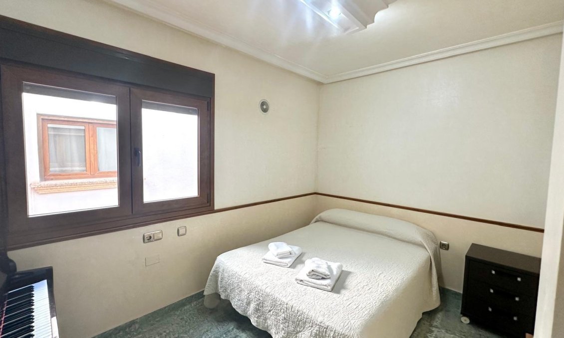 Segunda mano - Ático -
Torrevieja