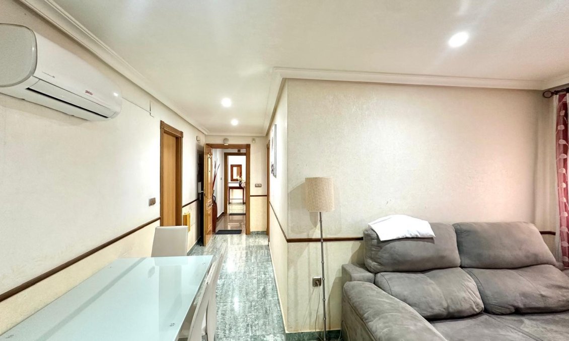 Segunda mano - Ático -
Torrevieja