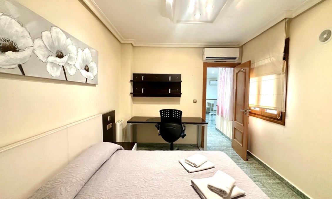 Segunda mano - Ático -
Torrevieja