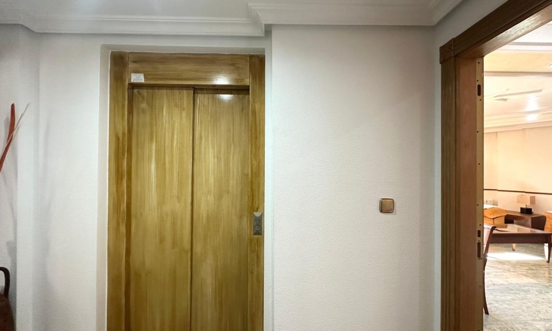 Segunda mano - Ático -
Torrevieja