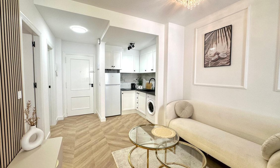 Segunda mano - Apartamento -
Torrevieja - Centro