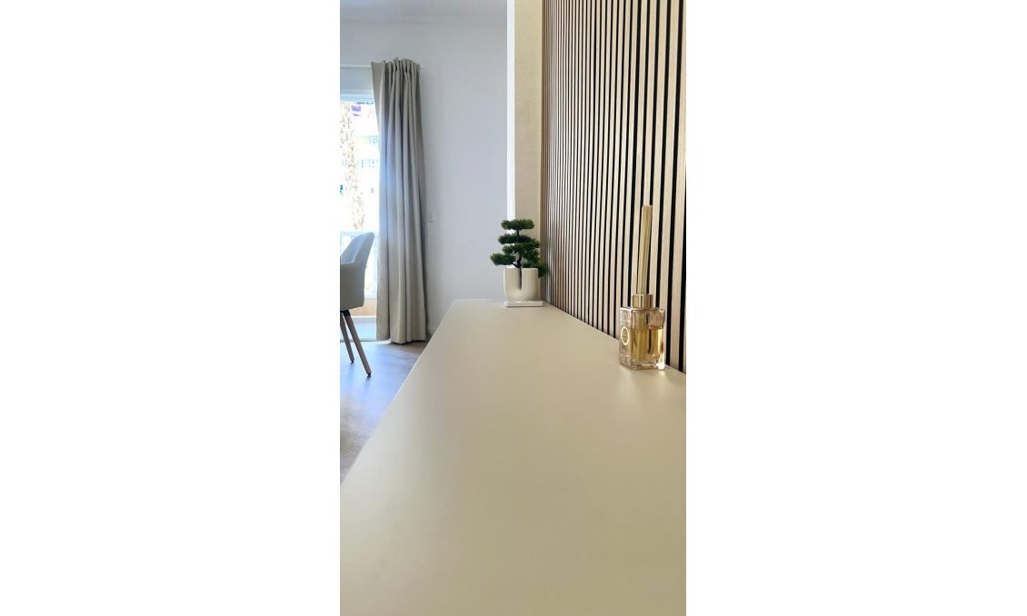 Segunda mano - Apartamento -
Torrevieja - Centro