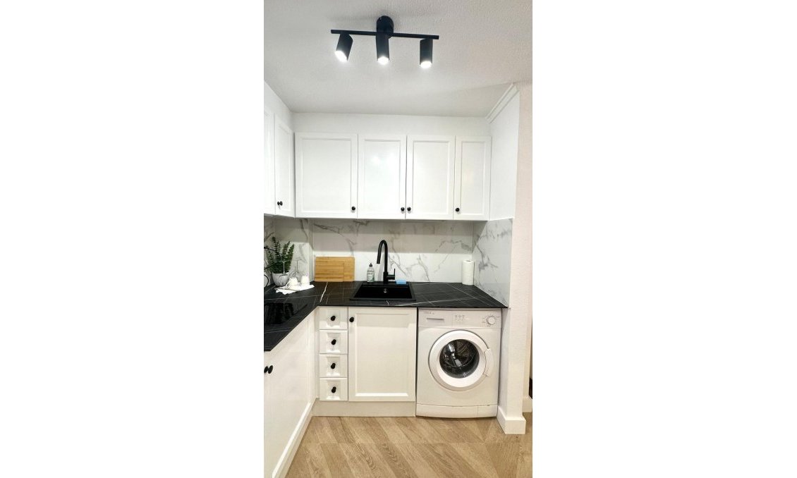 Segunda mano - Apartamento -
Torrevieja - Centro