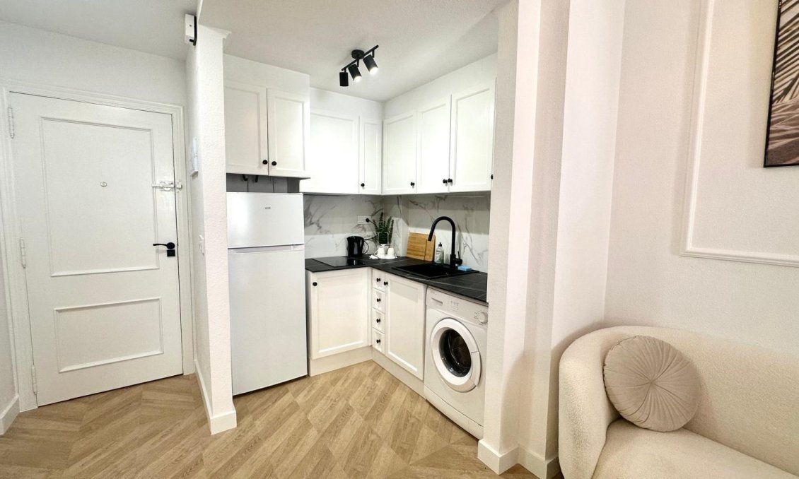 Segunda mano - Apartamento -
Torrevieja - Centro