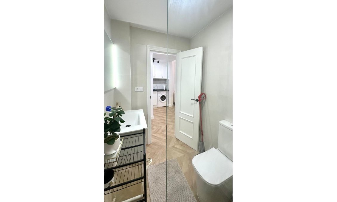 Segunda mano - Apartamento -
Torrevieja - Centro