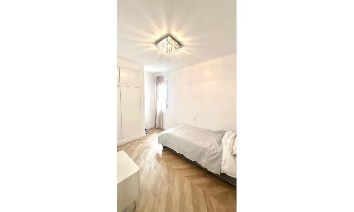 Segunda mano - Apartamento -
Torrevieja - Centro