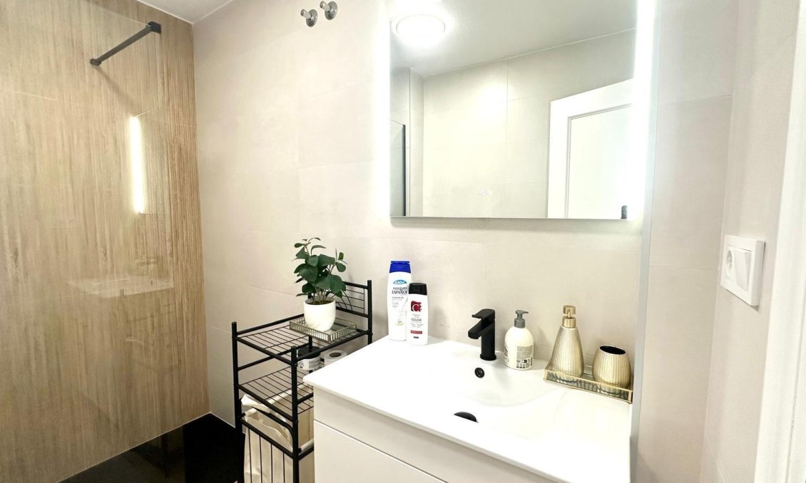 Segunda mano - Apartamento -
Torrevieja - Centro