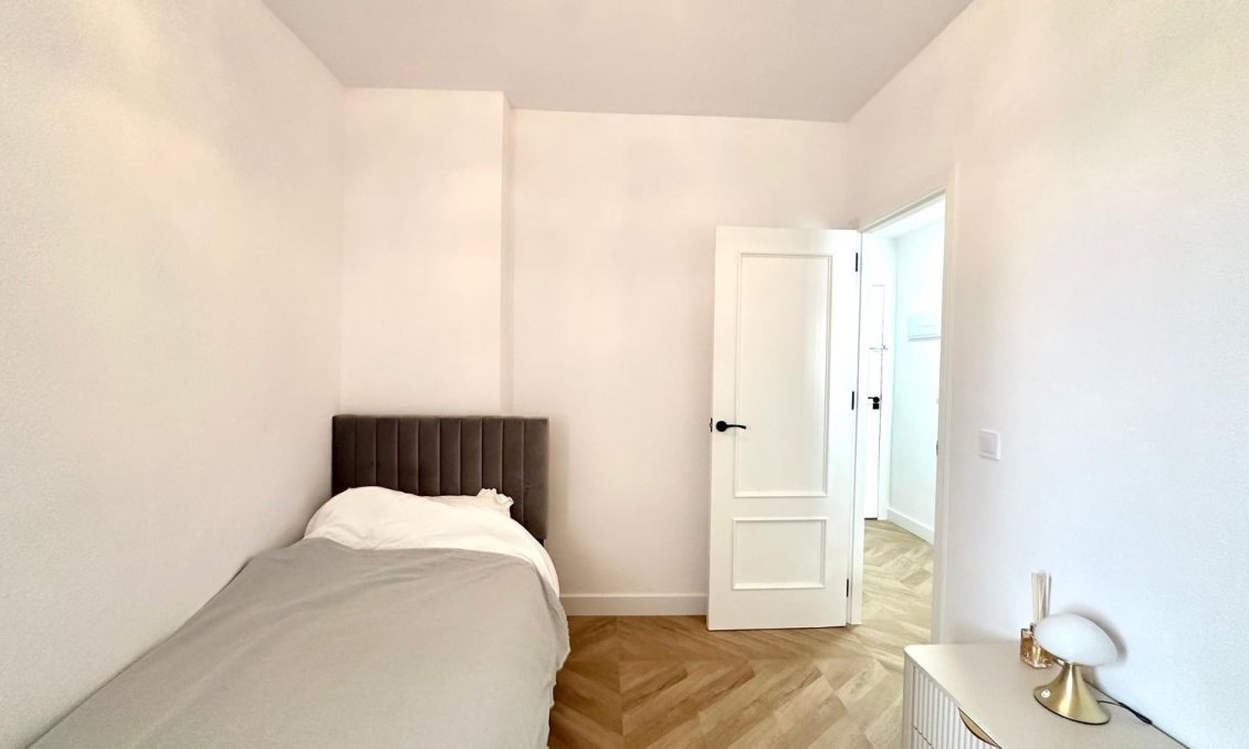 Segunda mano - Apartamento -
Torrevieja - Centro