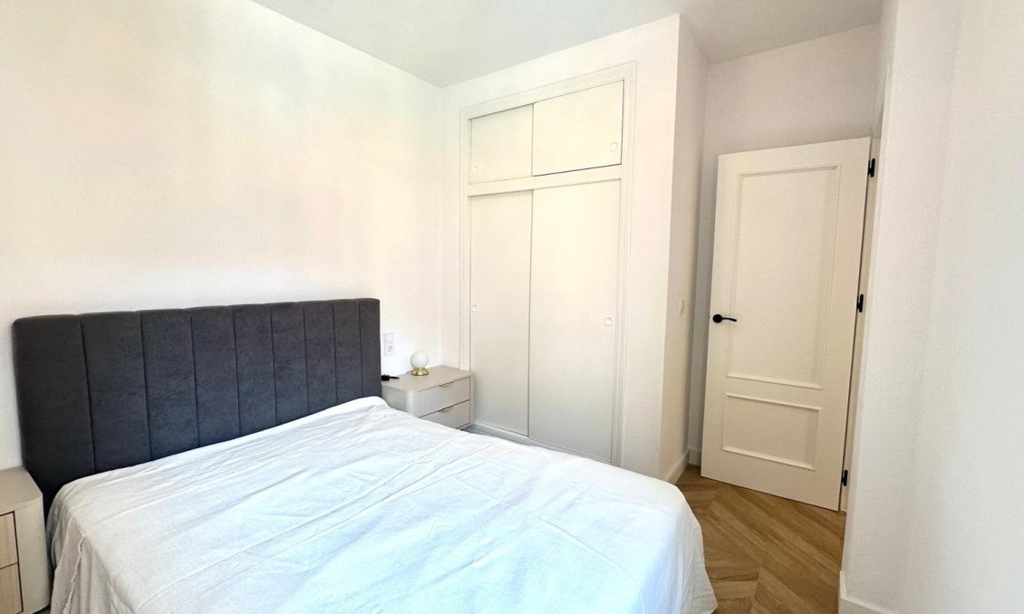 Segunda mano - Apartamento -
Torrevieja - Centro