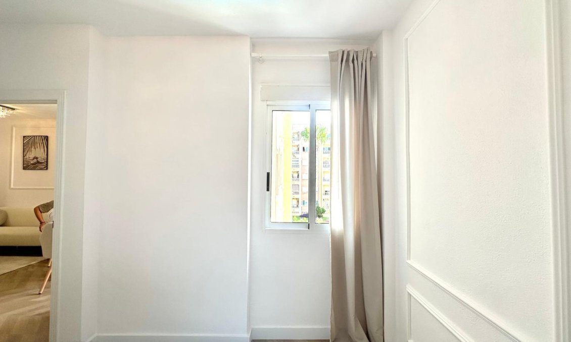 Segunda mano - Apartamento -
Torrevieja - Centro