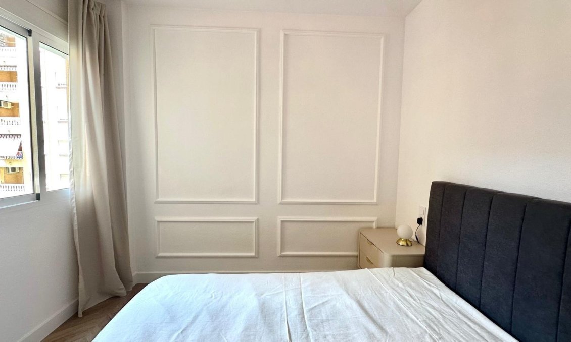 Segunda mano - Apartamento -
Torrevieja - Centro