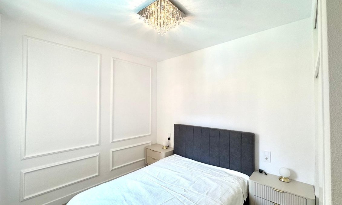 Segunda mano - Apartamento -
Torrevieja - Centro