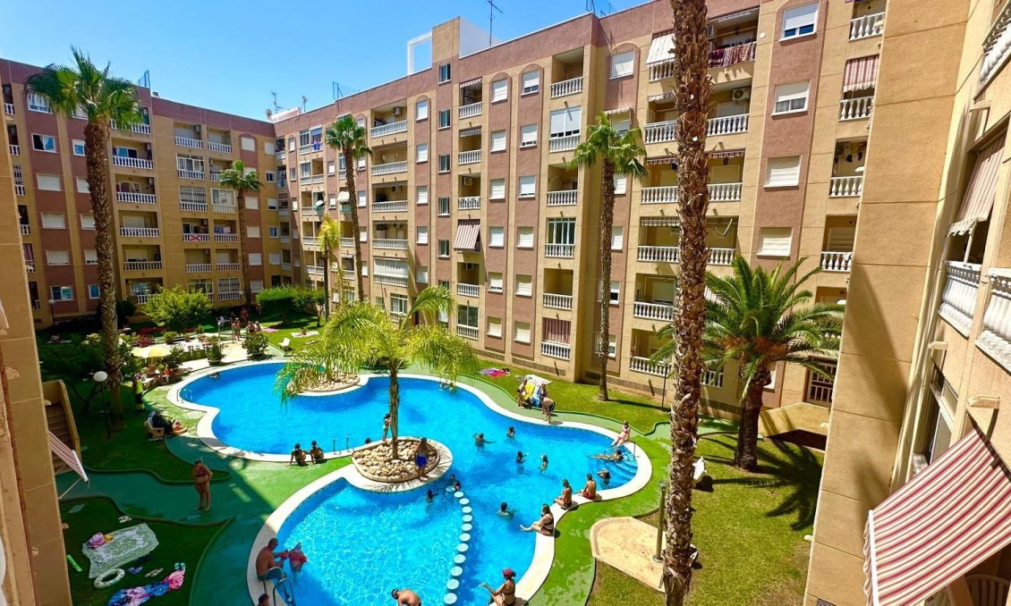 Segunda mano - Apartamento -
Torrevieja - Centro