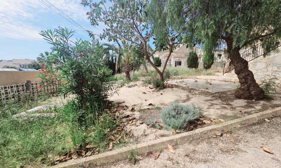 Resale - Villa -
Torrevieja - Los Balcones - Los Altos del Edén