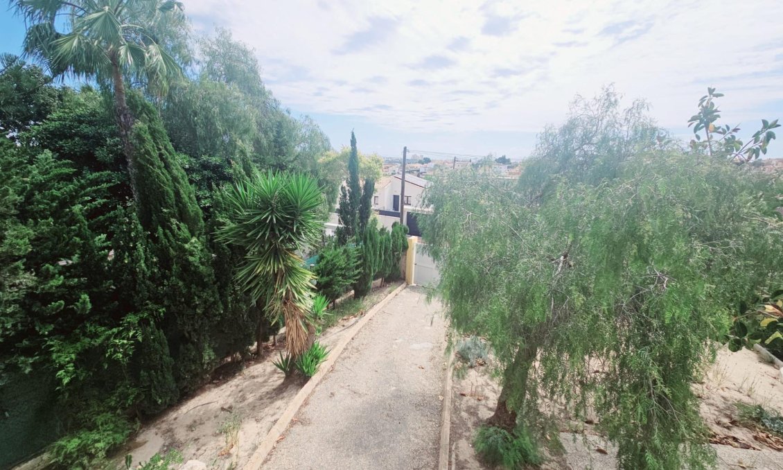 Resale - Villa -
Torrevieja - Los Balcones - Los Altos del Edén