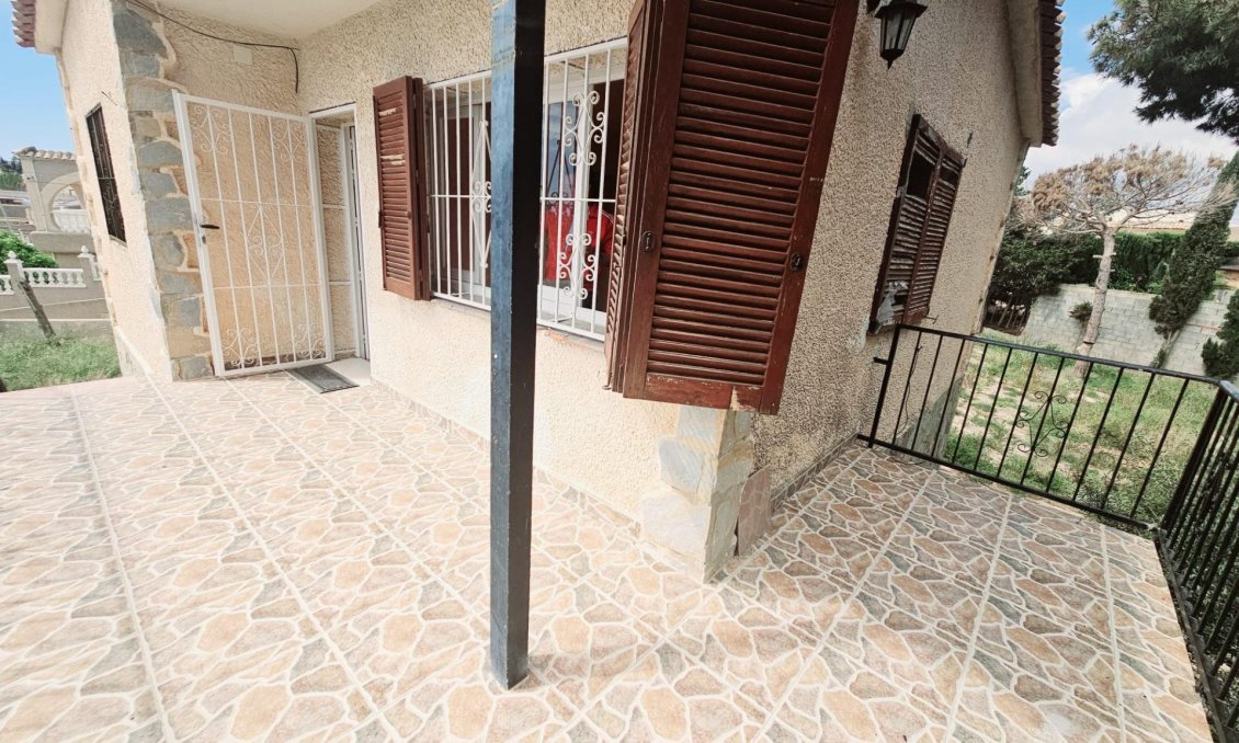 Resale - Villa -
Torrevieja - Los Balcones - Los Altos del Edén