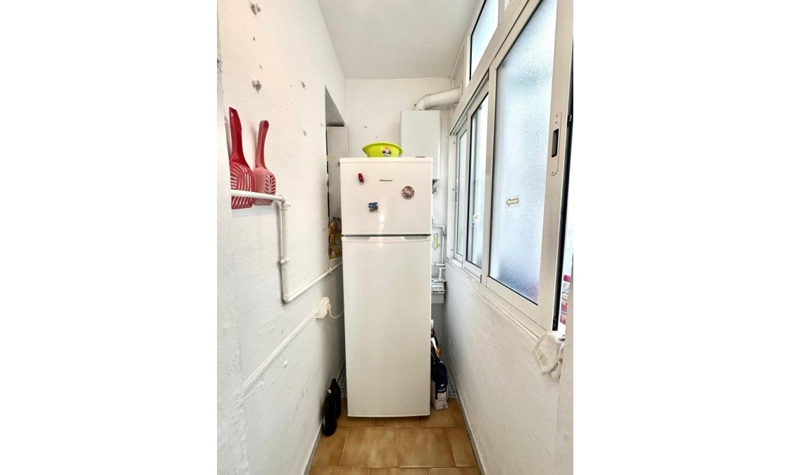 Segunda mano - Apartamento -
Torrevieja - Estacion De Autobuses