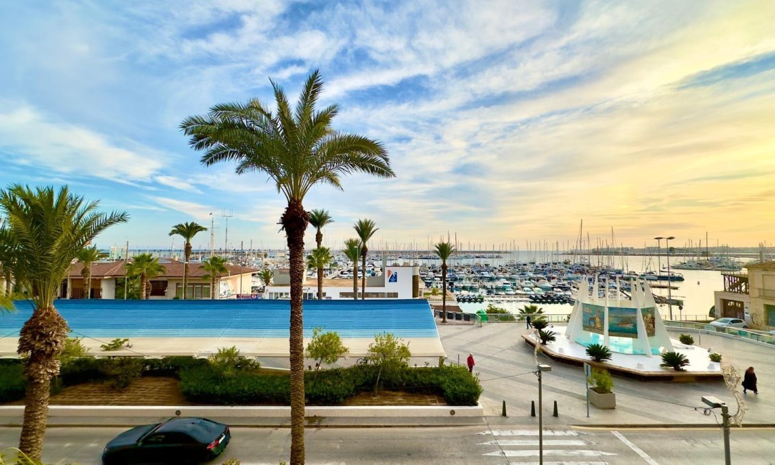 Resale - Apartment -
Torrevieja