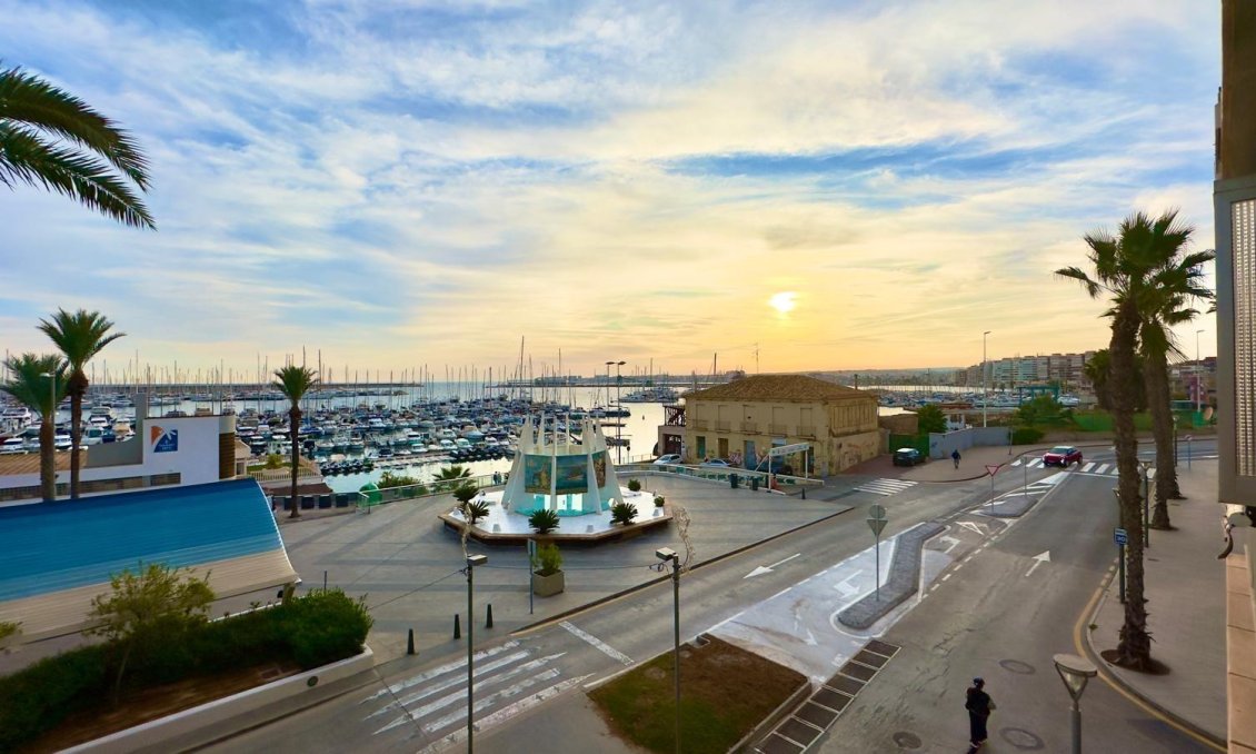 Resale - Apartment -
Torrevieja
