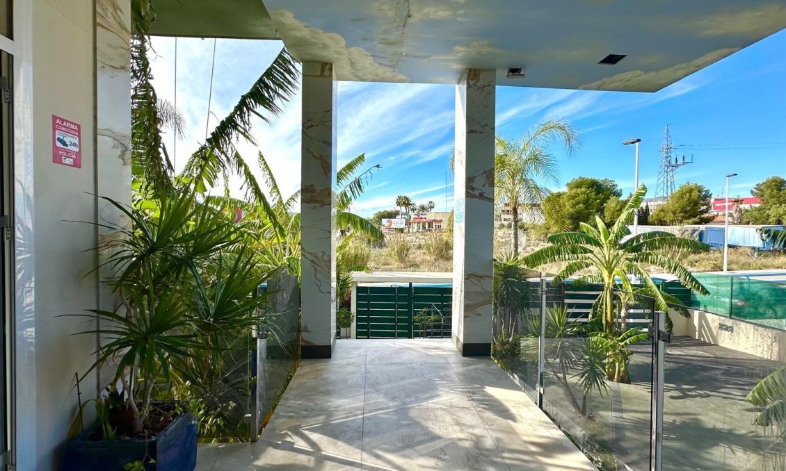 Resale - Apartment -
Finestrat