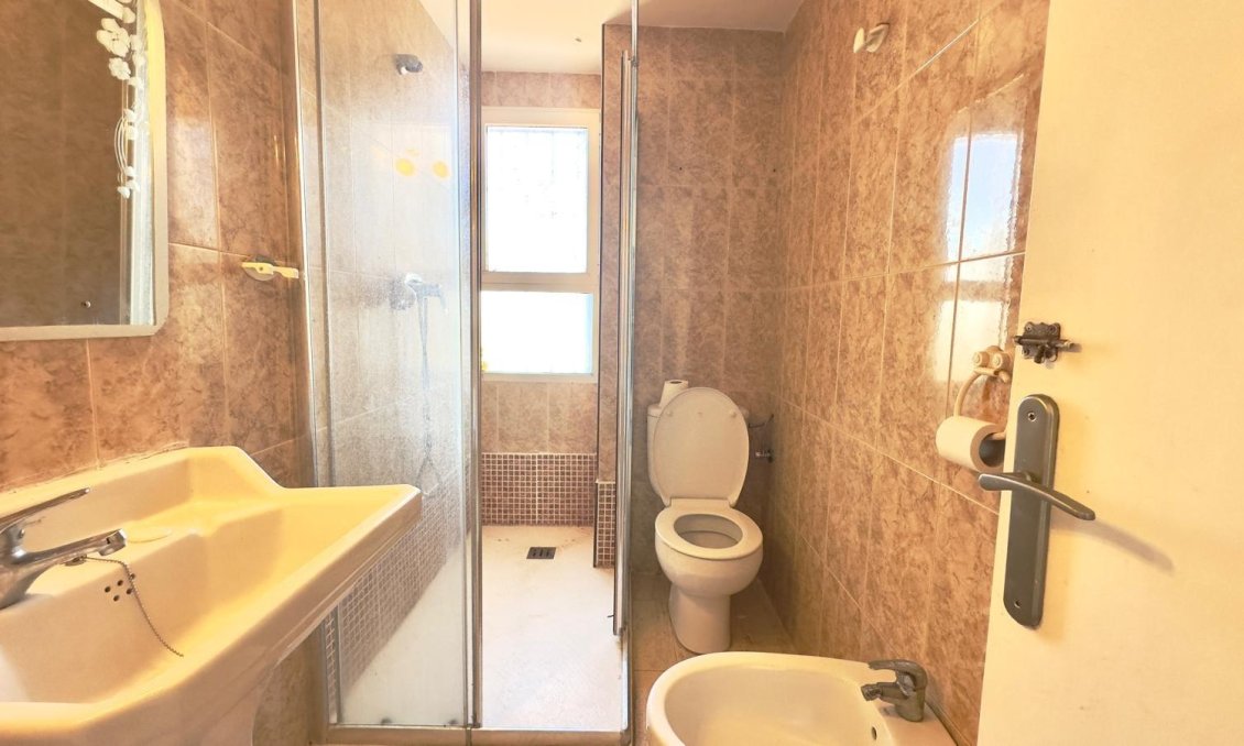 Segunda mano - Apartamento -
Torrevieja - Zona Los Frutales