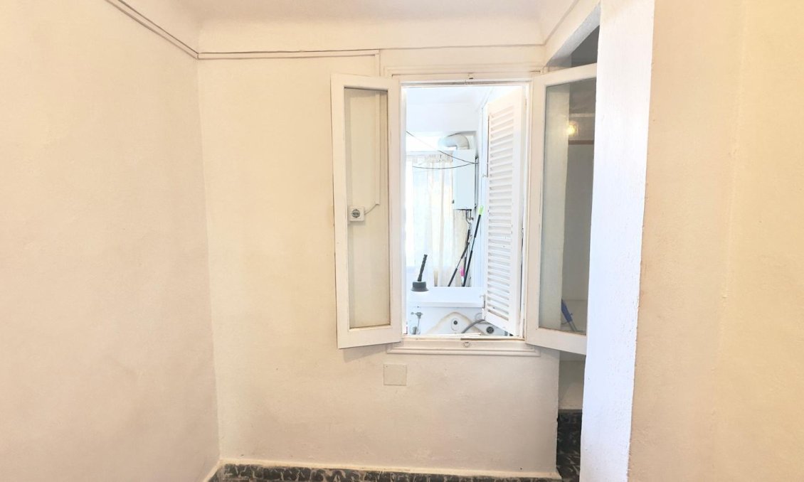 Segunda mano - Apartamento -
Torrevieja - Zona Los Frutales